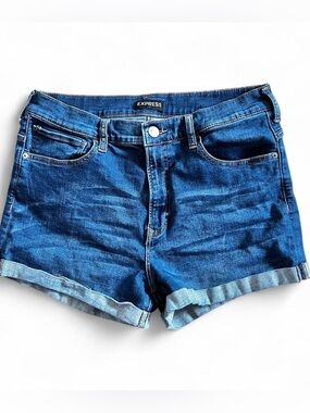 Express mid wash blue denim shortie high-rise ultimate stretch shorts Size 14
